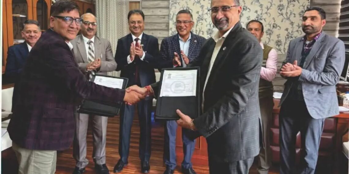 J&K Government Employees to Get Zero-Balance Accounts, Concessional Loans, Insurance Cover