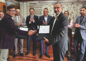 J&K Government Employees to Get Zero-Balance Accounts, Concessional Loans, Insurance Cover