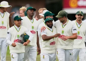 South Africa Thrash Australia by an Innings to Level Series 1-1