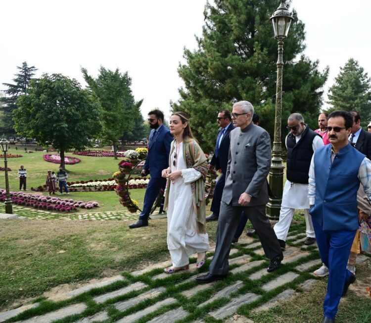 CM Omar Abdullah opens Chrysanthemum Show – 2026, invites people to experience Kashmir’s autumn colours