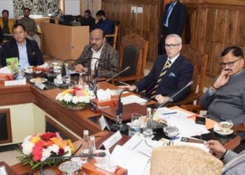 CM Omar Abdullah reviews developmental progress, implementation of government schemes in Anantnag