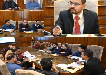 DC Kulgam reviews management of Ziyarat Shareef Chimmer