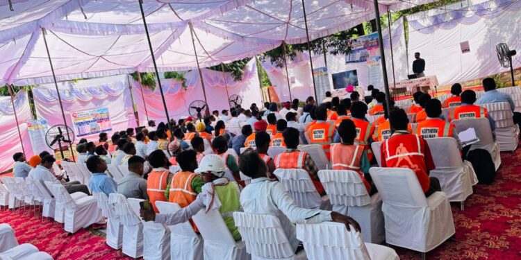 Northern Railway Trains 550 Personnel on OHE Safety