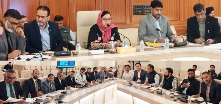Sakeena Itoo discusses key issues of school education sector with members of Civil Society, representatives of Private Schools Association and Parents Association