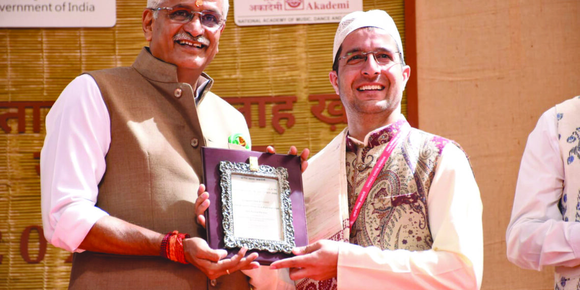 Kashmiri theatre artist Rayees Wathori receives national award